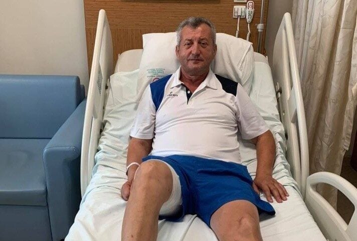 Eski Menemen Belediye Başkanı Tahir Şahin (66), Yeni Foça'da denize
