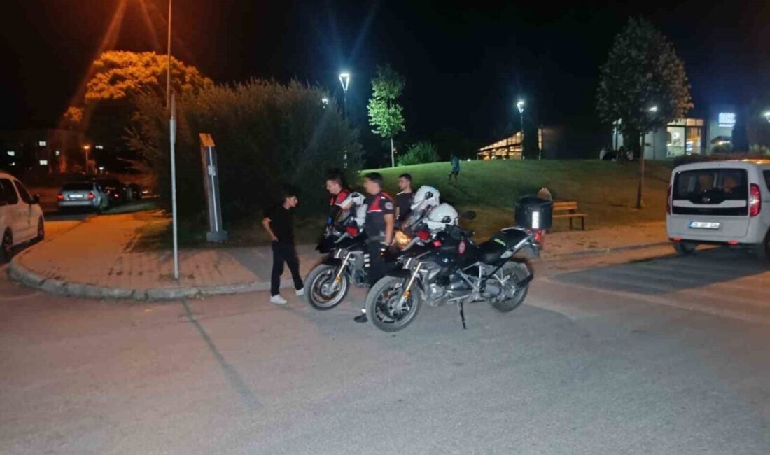 Eskişehir Vadişehir Mahallesi'ndeki Mithat Körler Parkı'nda iki grup arasında çıkan