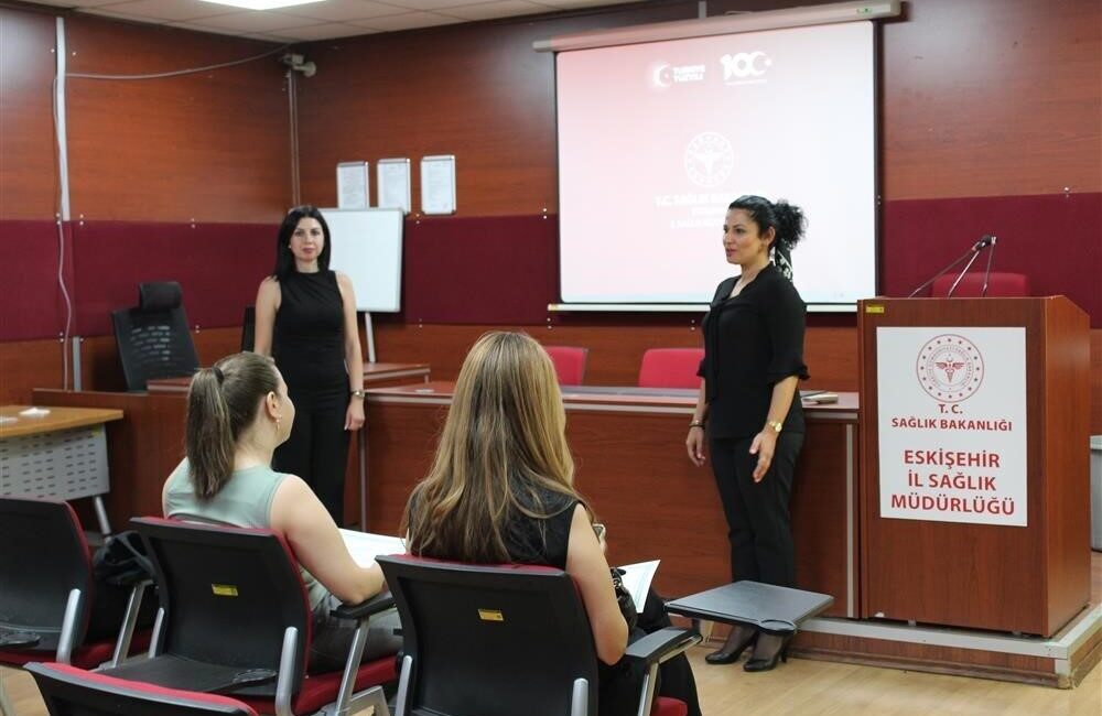 Eskişehir'de sağlık kurumlarından hasta hakları sorumlularına yönelik bir eğitim programı