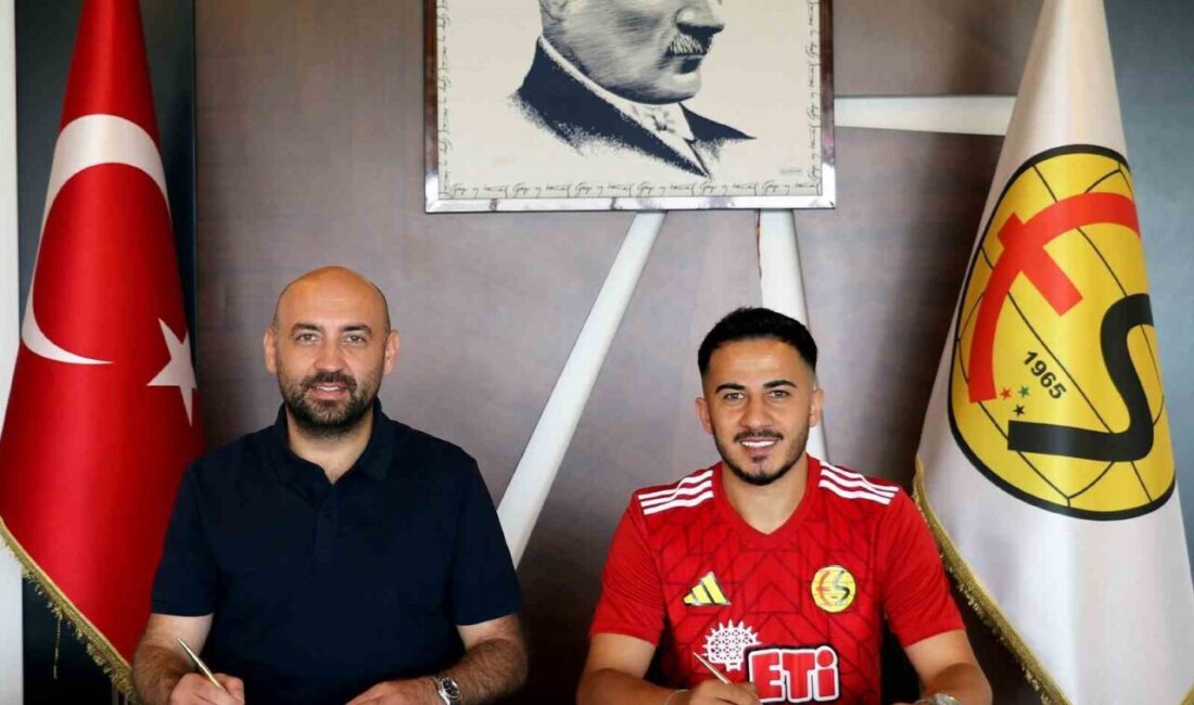 Eskişehirspor, geçen sezon şampiyonluğa ulaşan kadronun önemli oyuncusu Yakup Demirci