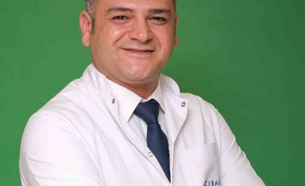 Dr. Uğur Öner, meme estetiğinin kadınların yaşam kalitesini etkilediğini belirterek,
