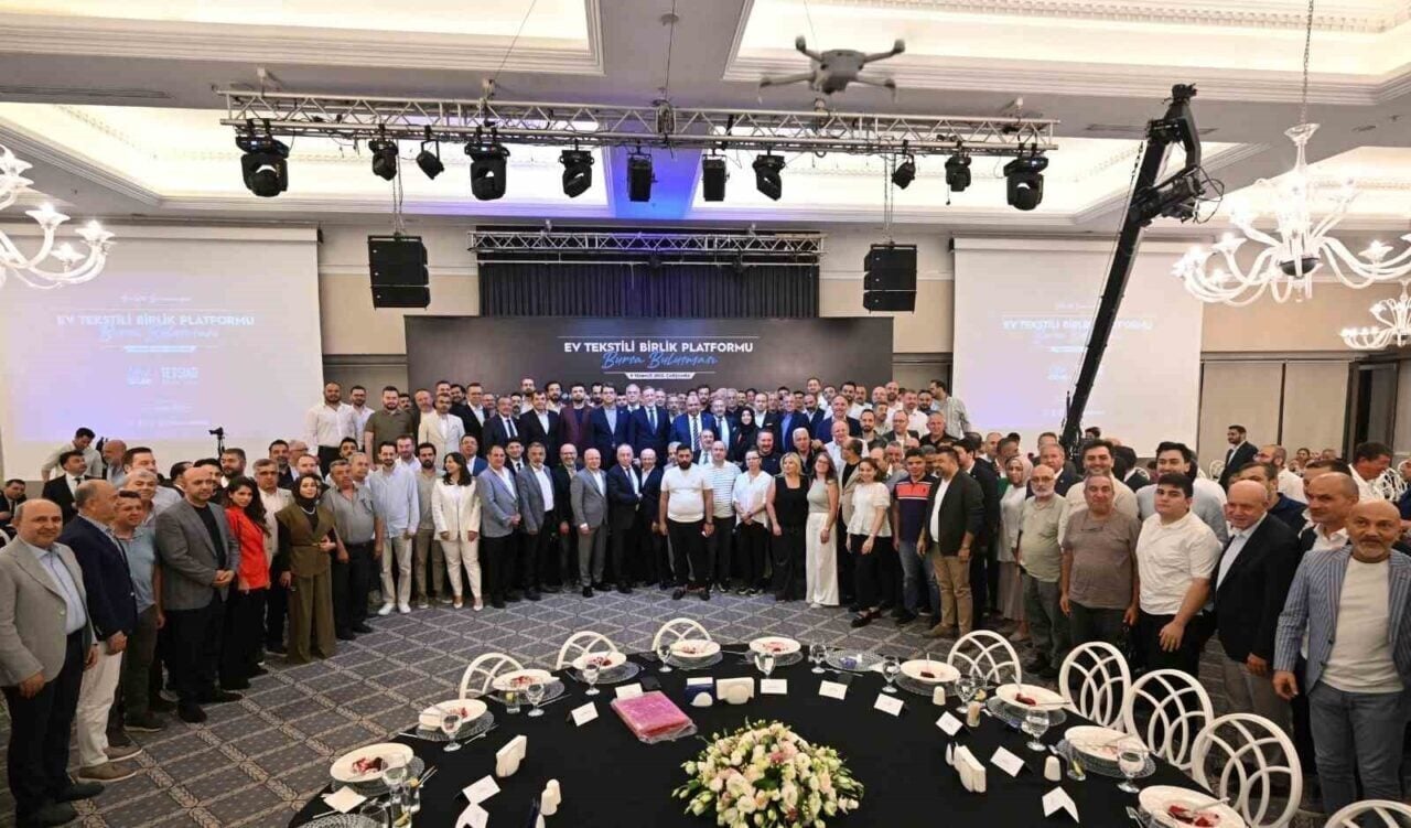 Bursa'da düzenlenen Ev Tekstili Birlik Platformu zirvesinde, TETSİAD başkan adayı