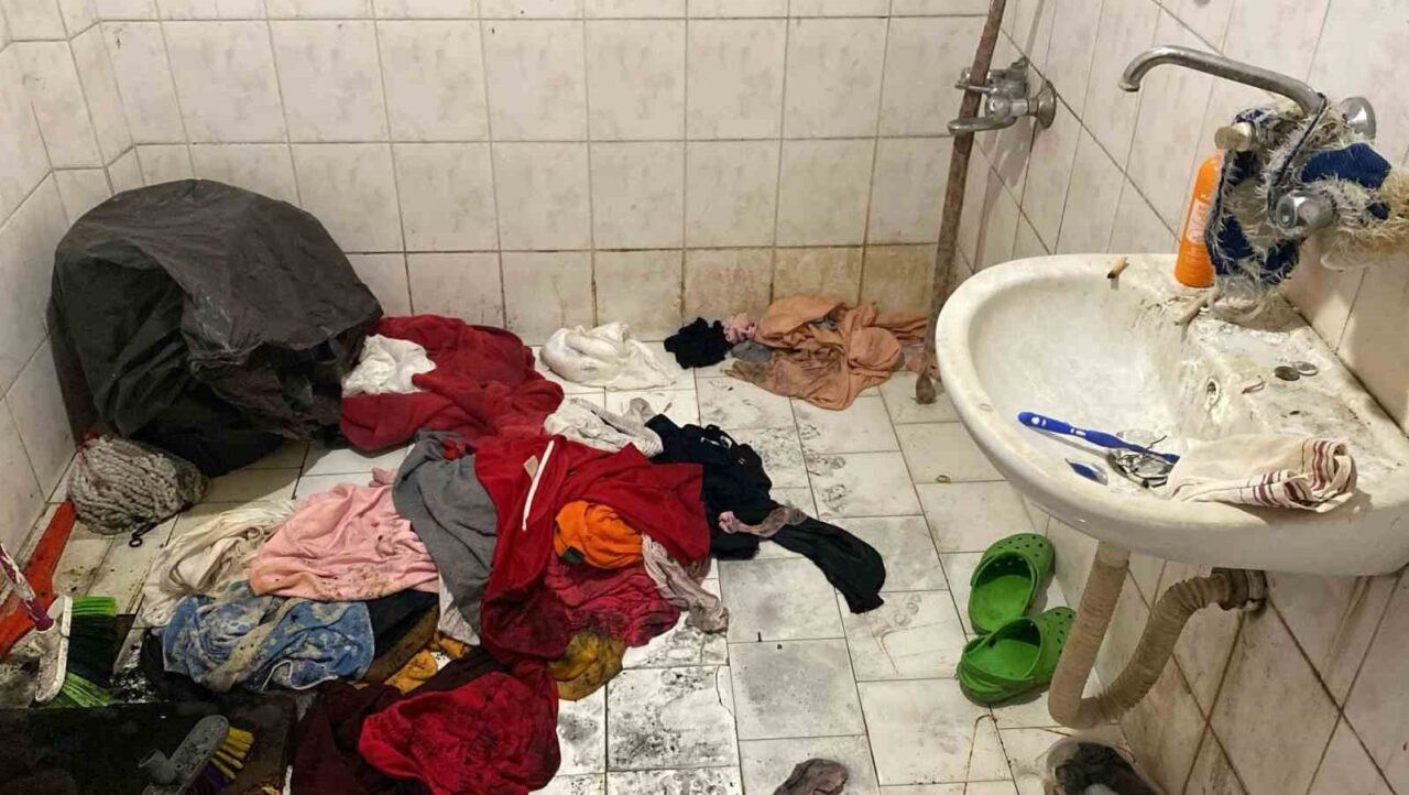 Bolu'daki apartman dairesinde uzun süredir kiracı olarak yaşayan Y.K., evi
