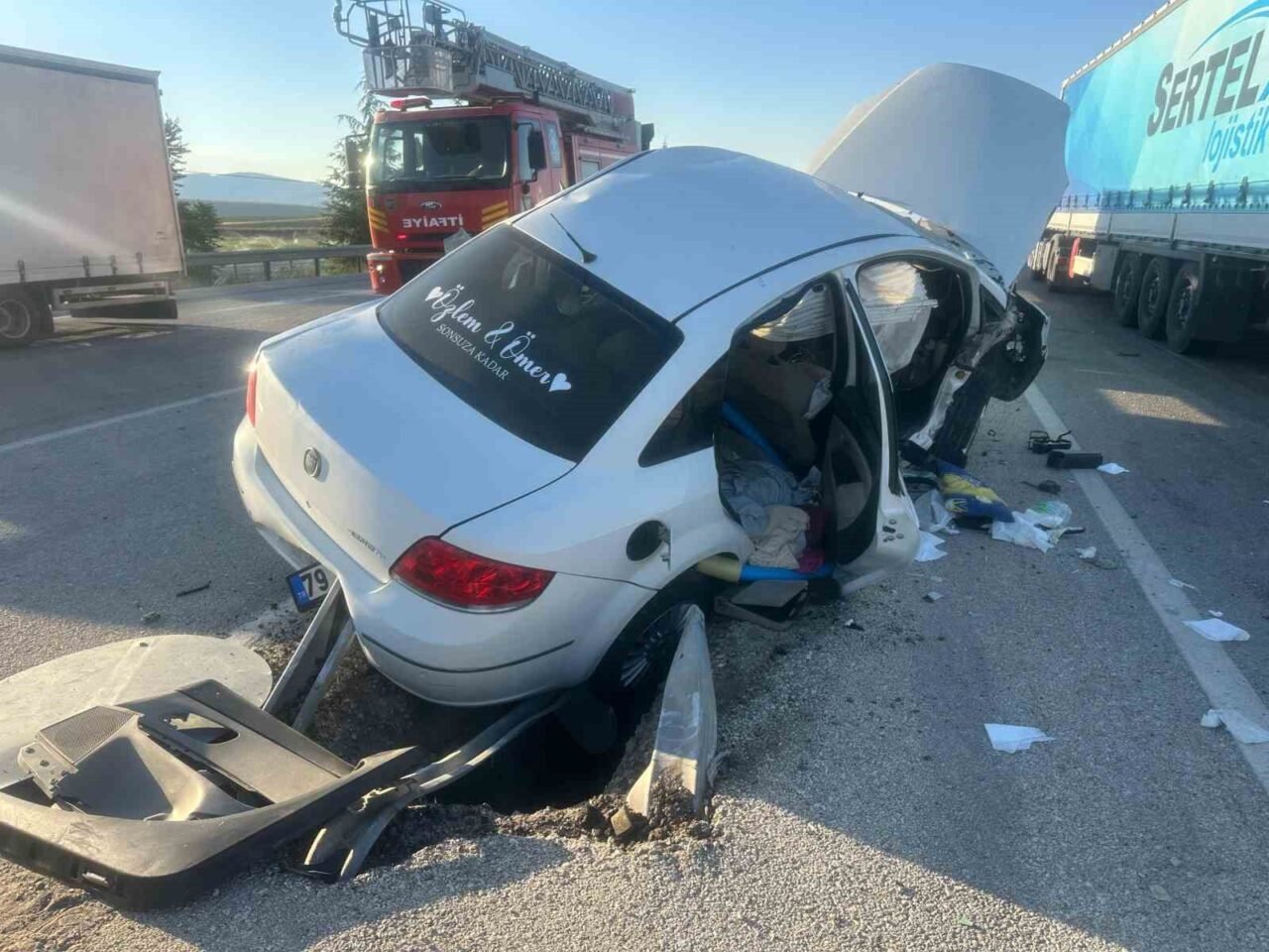 Afyonkarahisar’da meydana gelen kazada, Ömer Faruk Aytekin (31) kullandığı otomobilin