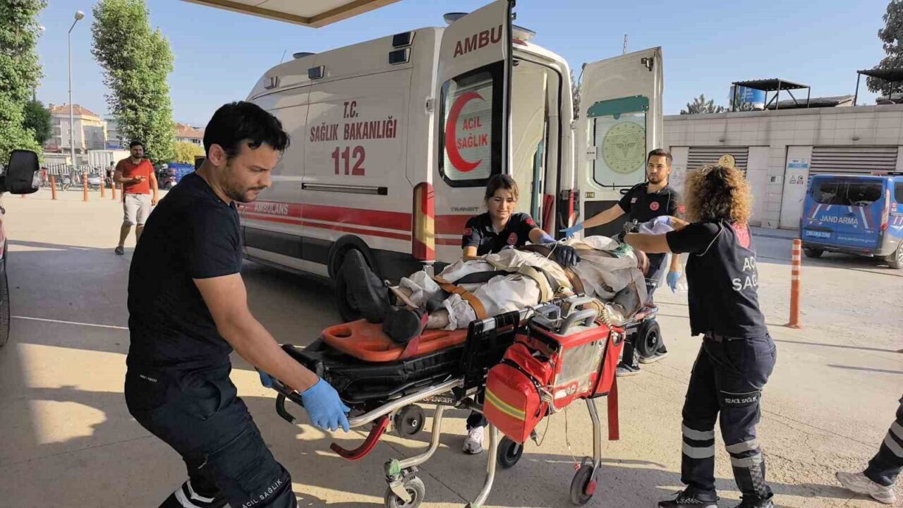 Bursa'nın İnegöl ilçesinde özel bir fabrikanın çatısından düşen 39 yaşındaki