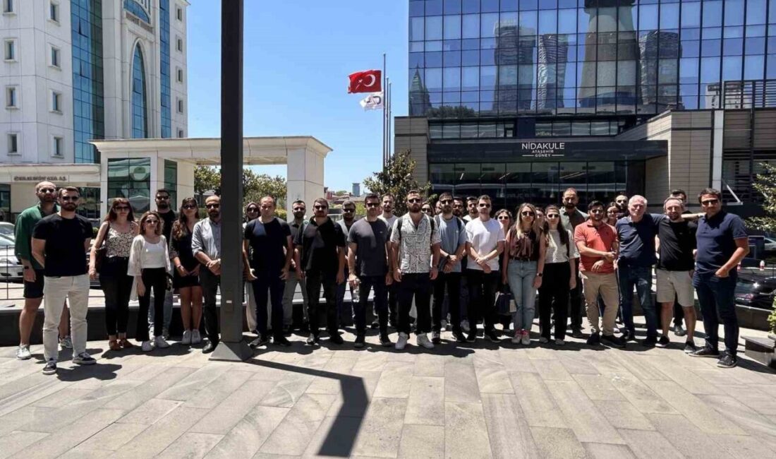 İstanbul'daki Felece Teknoloji çalışanları, maaşlarını alamadıkları ve işten çıkarılanların tazminatlarının