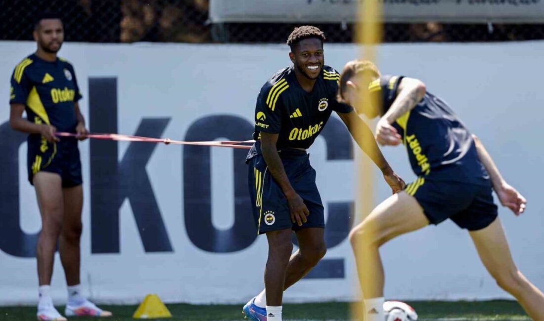 Fenerbahçe, yeni sezon hazırlıklarına Can Bartu Tesisleri'nde Teknik Direktör Jose