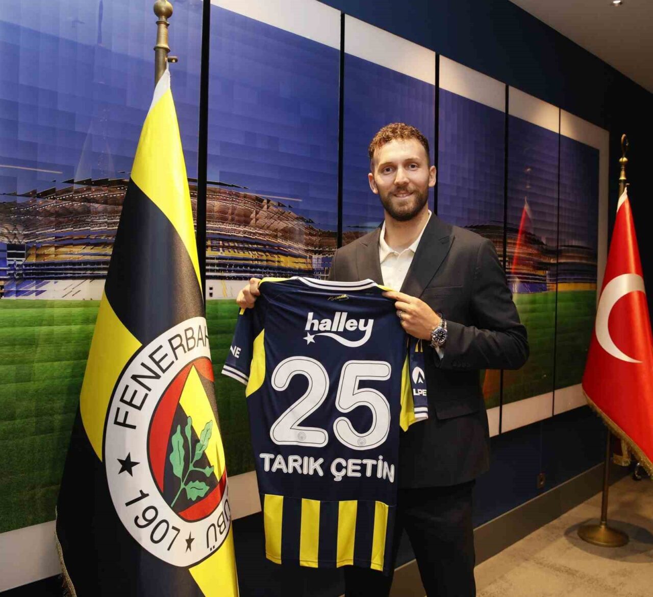 Fenerbahçe, 28 yaşındaki kaleci Tarık Çetin ile 1 yıl süresince