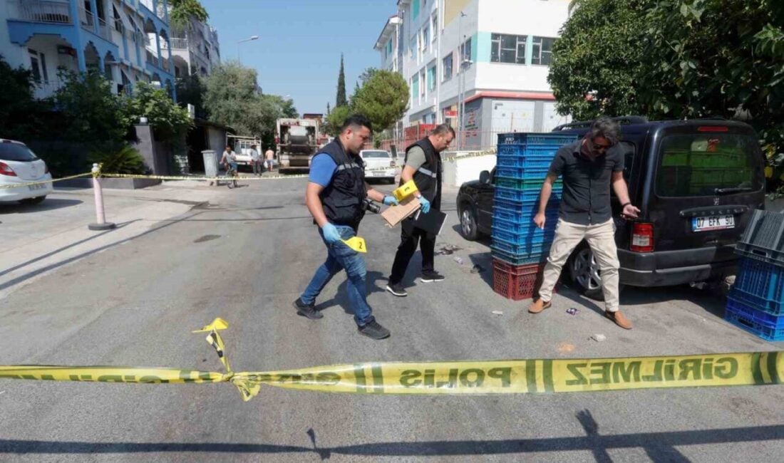 Antalya'nın Kepez ilçesinde, alacak verecek meselesi yüzünden Ramazan K. bacağından