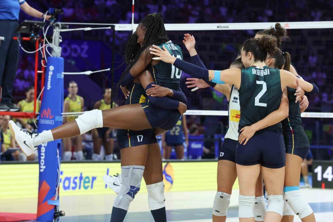 FIVB Milletler Ligi finalinde İtalya, Brezilya'yı 3-1 yenerek üst üste
