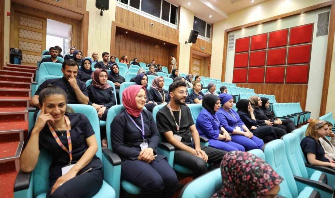 Fırat Üniversitesi Hastanesi'nde sağlık çalışanları için "kadına yönelik şiddetle mücadele
