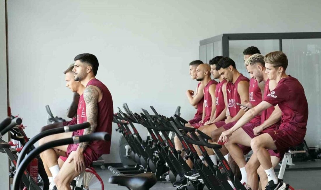 Galatasaray, 2025-2026 sezonu hazırlıklarını Kemerburgaz Metin Oktay Tesisleri'nde Teknik Direktör