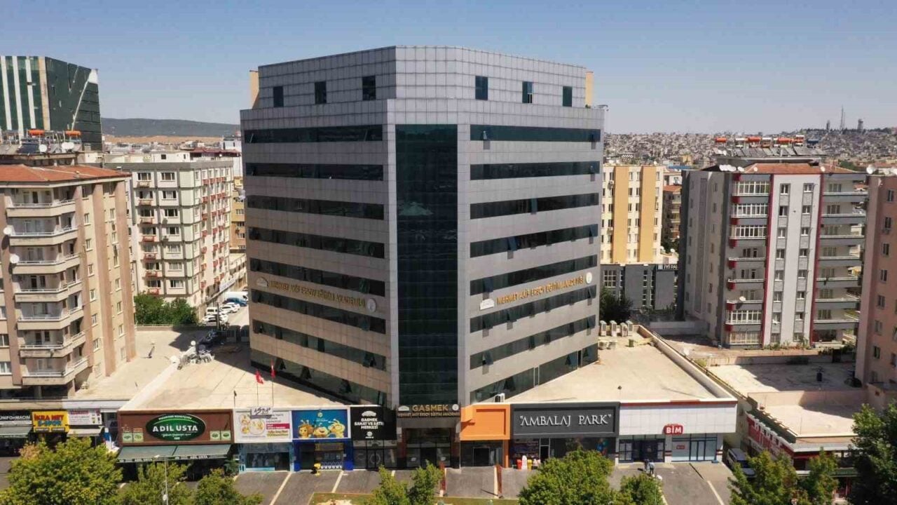 Gaziantep Büyükşehir Belediyesi'ne bağlı GASMEK, Liselere Geçiş Sınavı'nda (LGS) tercih