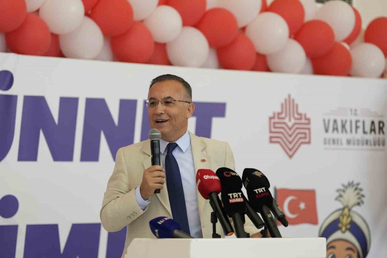 Gaziantep'te düzenlenen sünnet şöleni, ihtiyaç sahibi 25 çocuğa unutulmaz bir