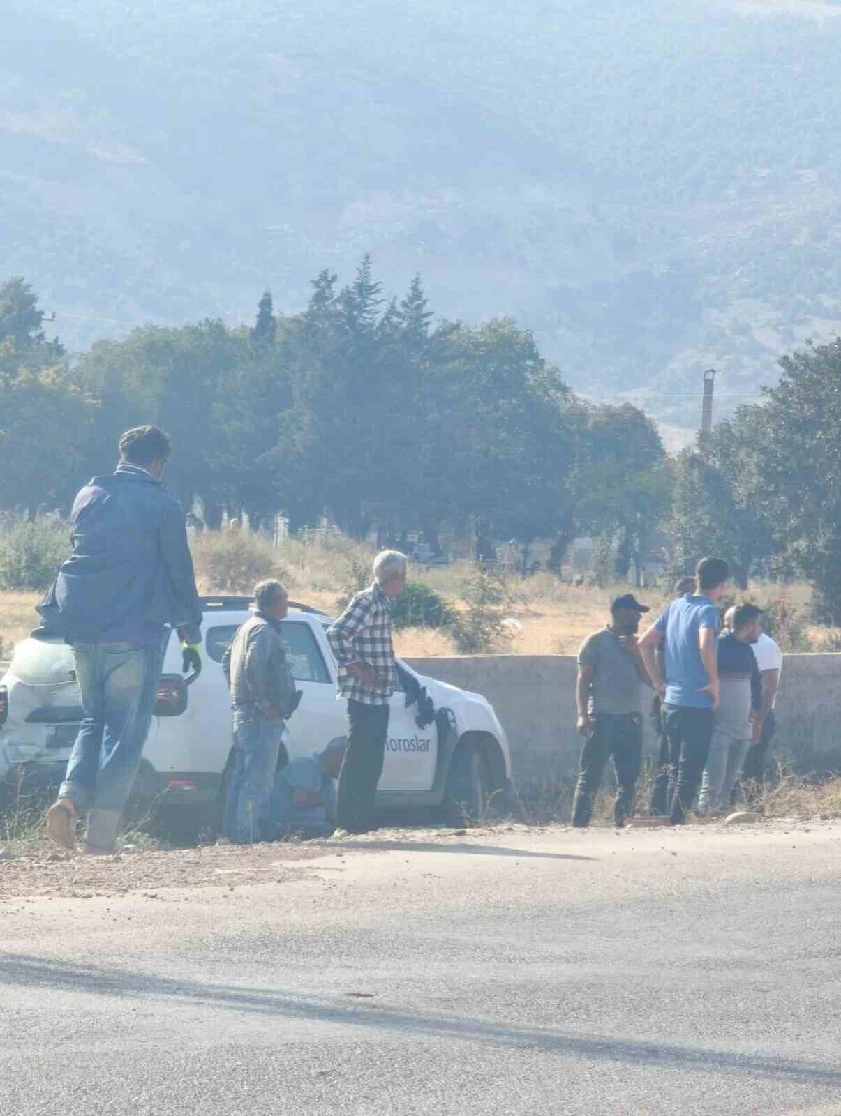 Gaziantep'in İslahiye ilçesinde iki araç arasında meydana gelen çarpışmada M.Ü.
