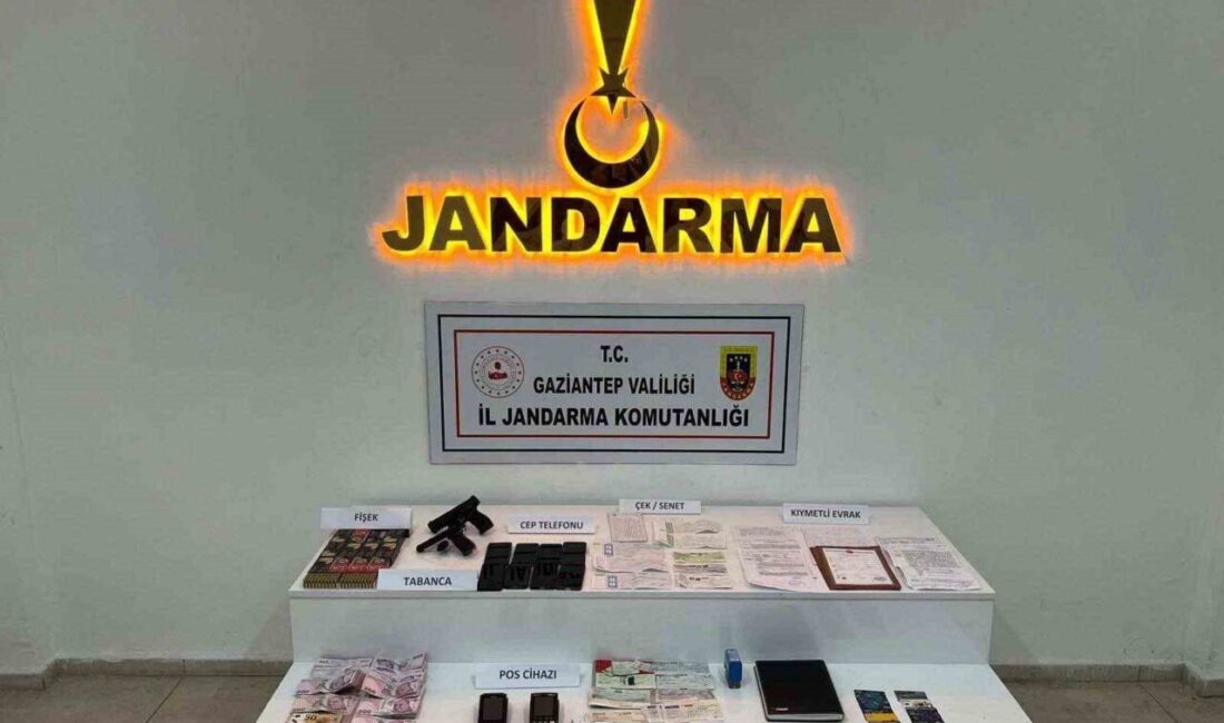 Gaziantep'te nitelikli dolandırıcılık ve tefecilik suçlarına karışan 8 kişilik çeteye