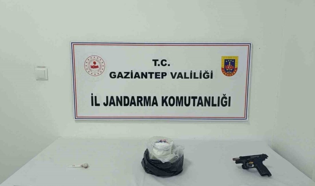 Gaziantep'te uyuşturucu ticareti yaptığı belirlenen T.Ş. ve K.K., İl Jandarma