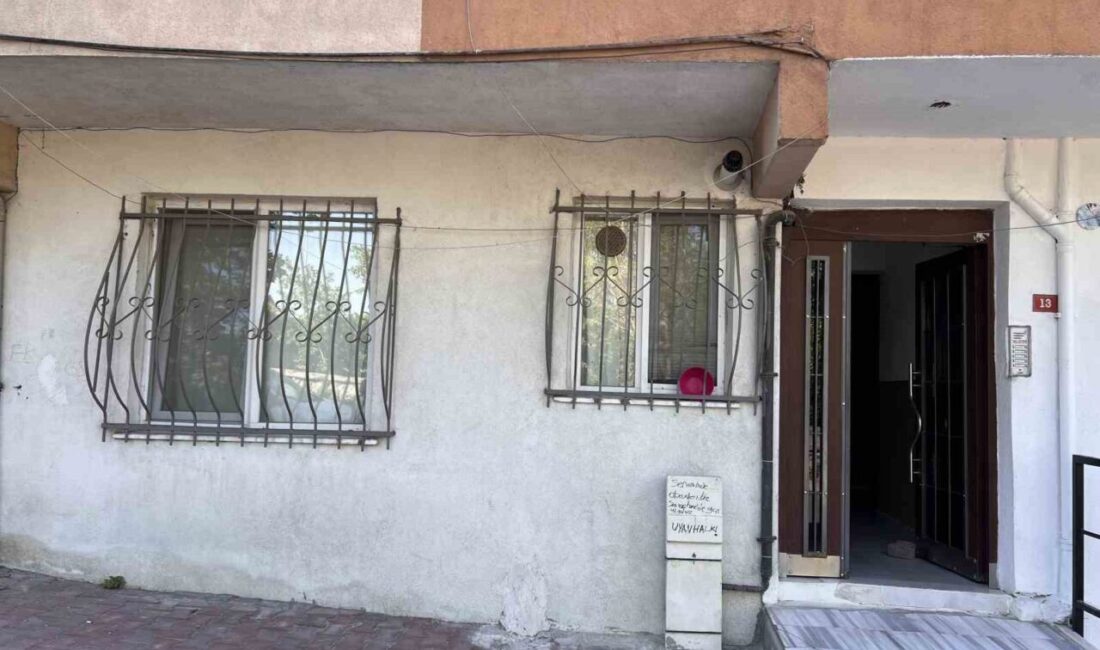 Gaziosmanpaşa'da evinde yalnız yaşayan 52 yaşındaki Hakan Yapıcioğlu, ev sahibi