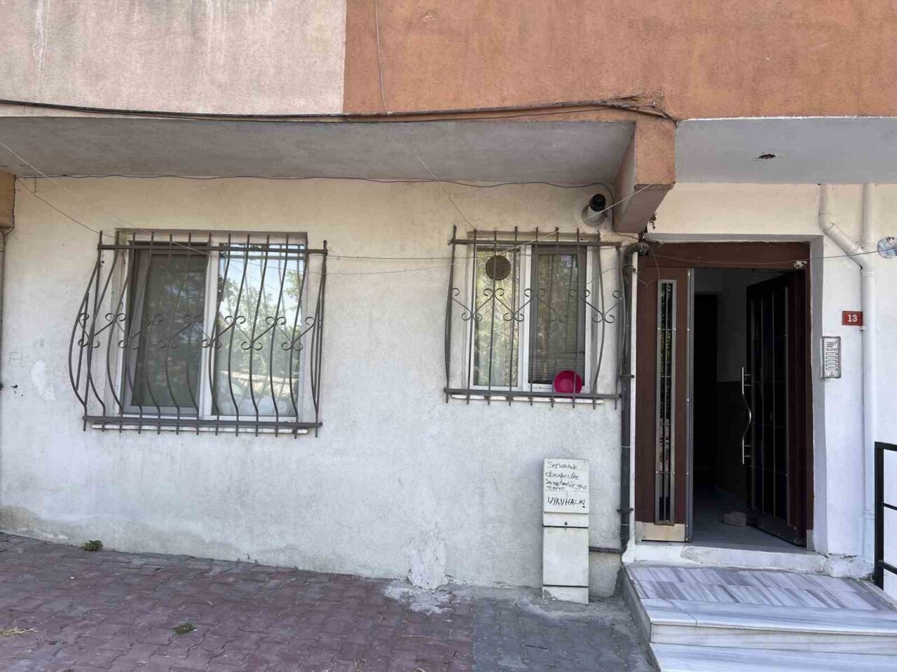 Gaziosmanpaşa'da evinde yalnız yaşayan 52 yaşındaki Hakan Yapıcioğlu, ev sahibi