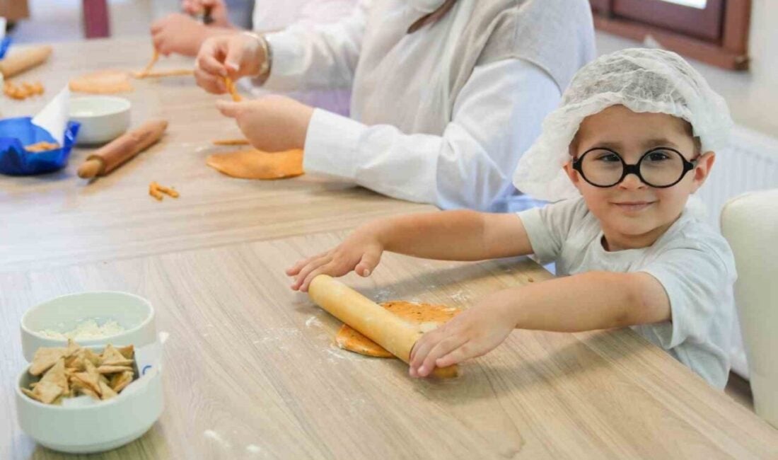 Gaziosmanpaşa Belediyesi, yaz tatili etkinlikleri kapsamında "Minik Eller Mutfakta" atölyesini