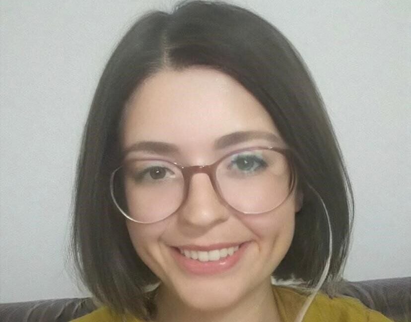 Denizli'nin Bozkurt ilçesinde, 24 yaşındaki Sudenaz Şahin, dairesinin 5. katından
