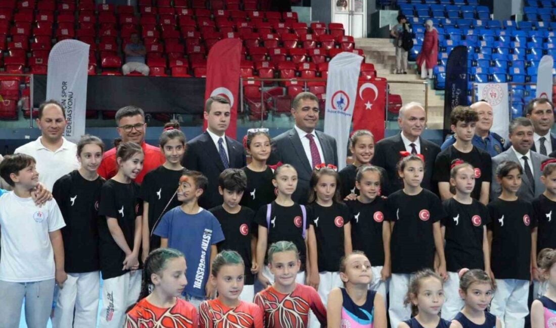 Düzce’de Yaz Spor Akademisi açıldı. Vali Selçuk Aslan, Belediye Başkanı