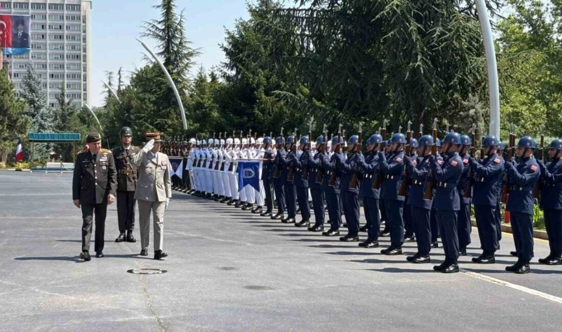 Genelkurmay Başkanı Orgeneral Metin Gürak, Fransa'nın Genelkurmay Başkanı Orgeneral Thierry