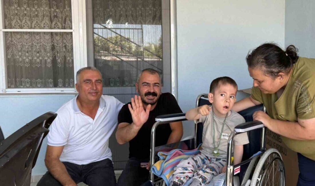Germencik ilçesinde yaşayan 6 yaşındaki Mustafa, tekerlekli sandalyesine kavuştu. Belediye
