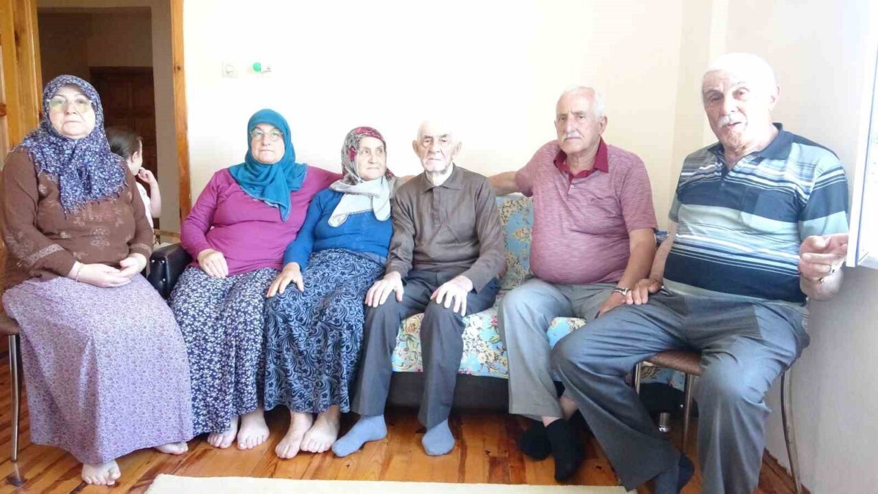 Giresun'da yaşayan 101 yaşındaki Ali Karabulut, Türk siyasi tarihini değerlendirerek,
