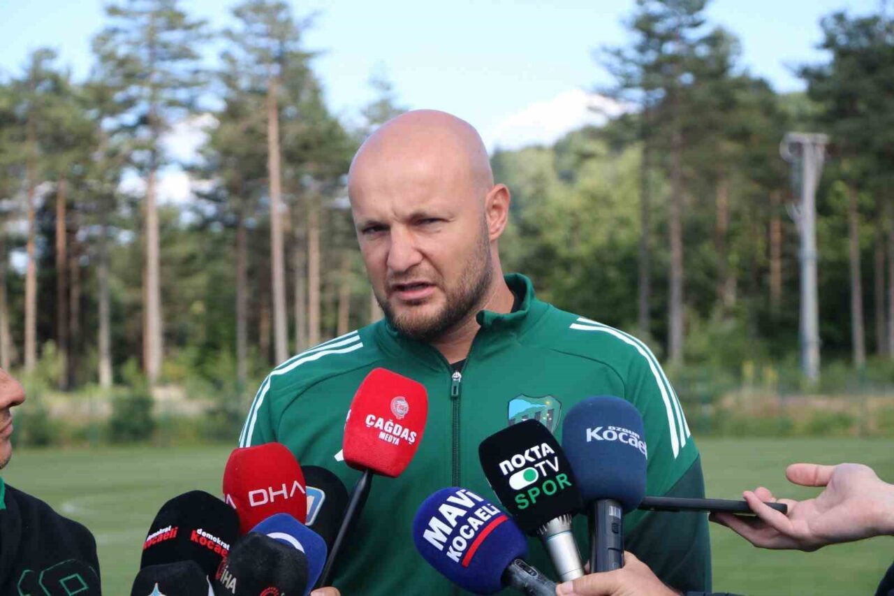 Kocaelispor'un kalecisi Gökhan Değirmenci, 16 yıl aradan sonra Süper Lig'e