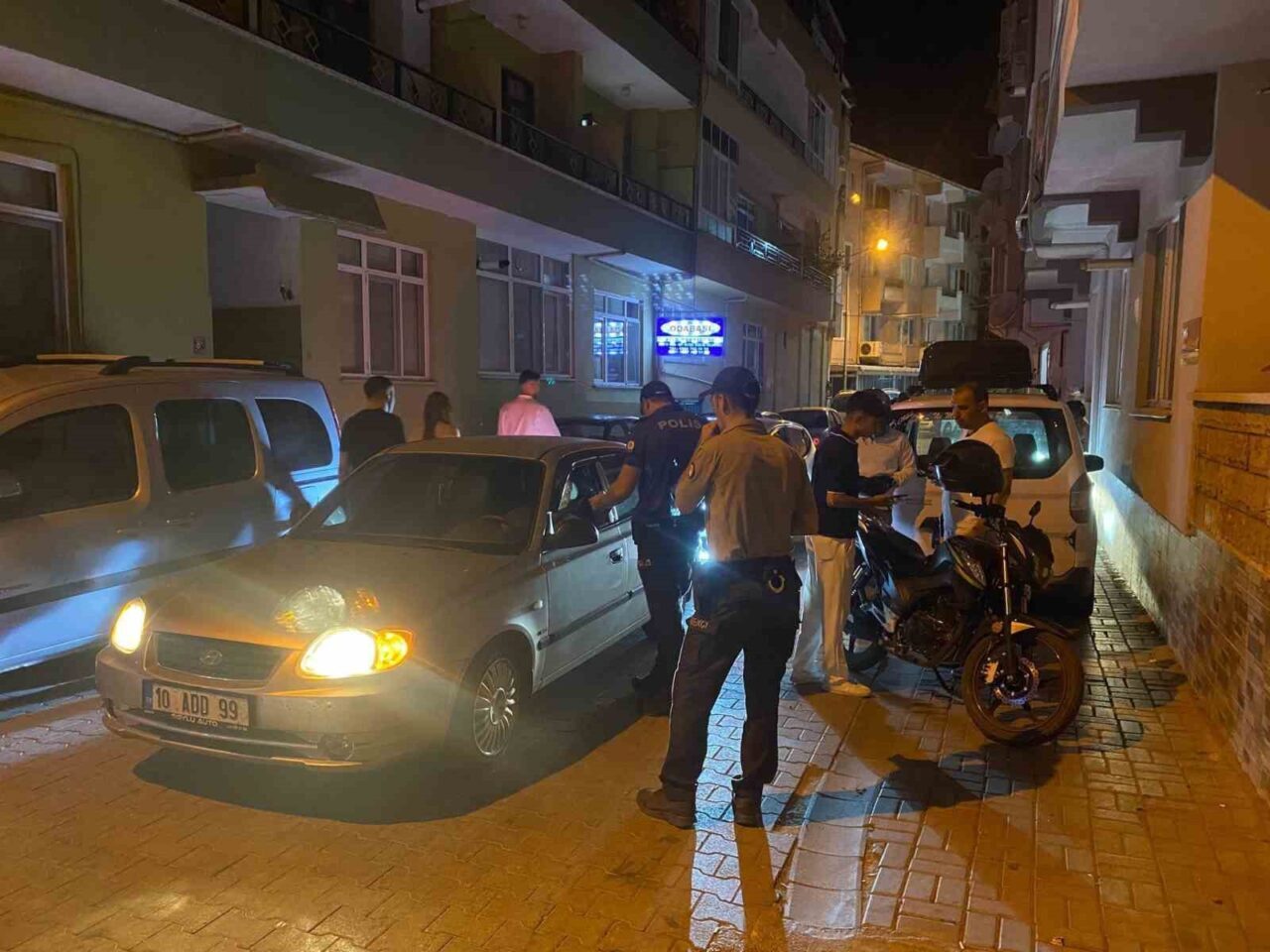 Balıkesir'in Gönen ilçesinde, Emniyet Müdürlüğü ekipleri gürültü ve çevre kirliliği