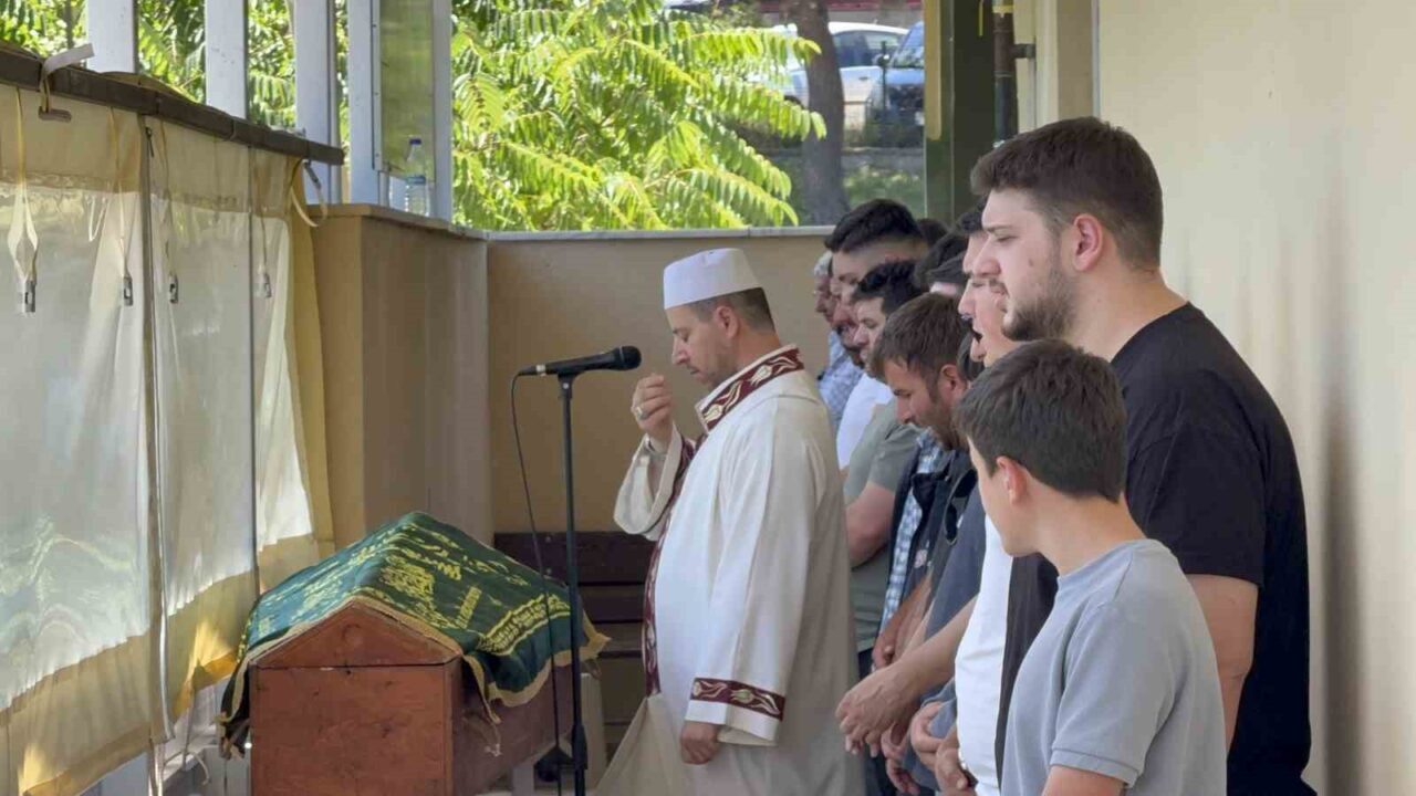 Düzce'de yüzde 90 görme engelli B.Y., eşi Yusuf Y.'yi bıçaklayarak