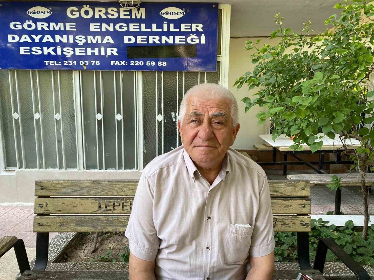 Görme Engelliler Dayanışma Derneği (GÖRSEM) Başkanı Selahattin Oktay, derneğin üyeleri