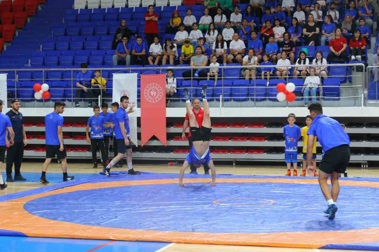 Gençlik ve Spor Bakanlığı, Taha Akgül Spor Kompleksi'nde GSB Spor