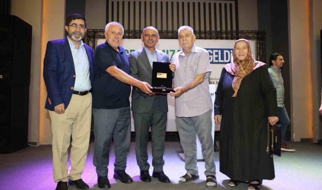 Körfez Belediye Başkanı Şener Söğüt, Tütünçiftlik Kültür Merkezi'nde hac dönüşü