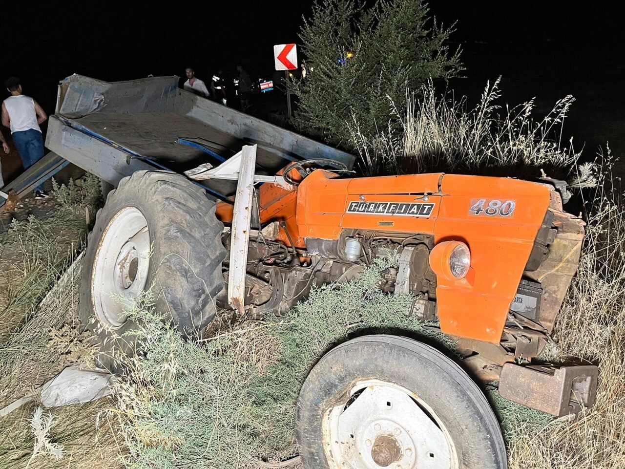 Manisa'nın Kula ilçesinde, hafriyat kamyonu Halil İbrahim K. tarafından traktöre