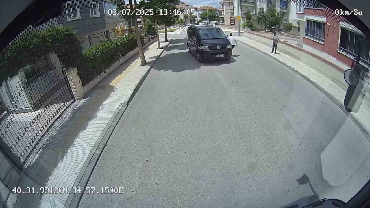 Çorum'da Kenan Şimşek adlı halk otobüsü sürücüsü, el freni çekilmediği