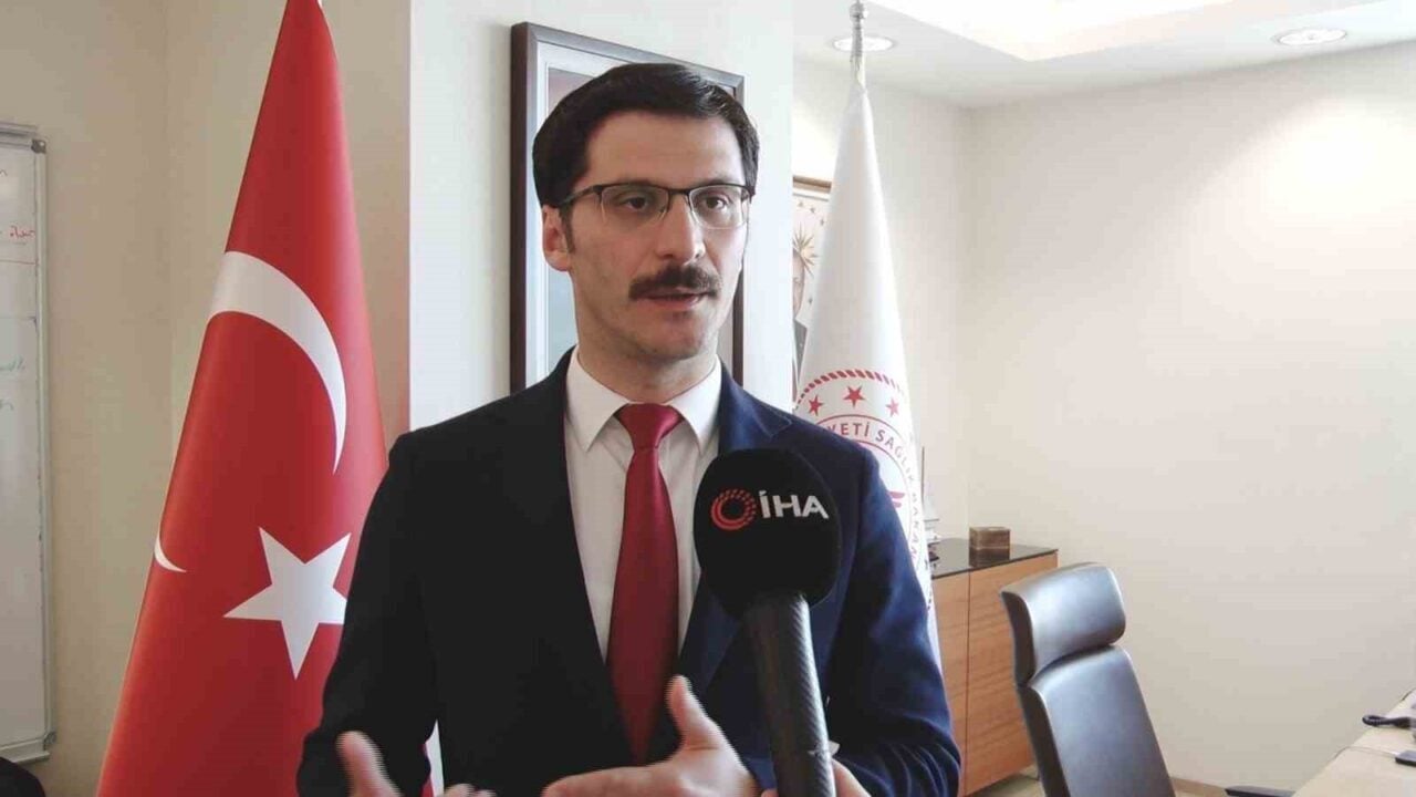Halk Sağlığı Genel Müdürü Muhammed Emin Demirkol, sıcak hava dalgasıyla