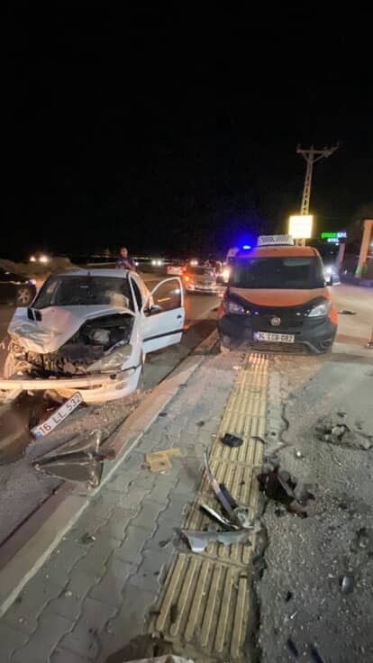 Hatay'ın Arsuz ilçesinde meydana gelen trafik kazasında 16 LL 532