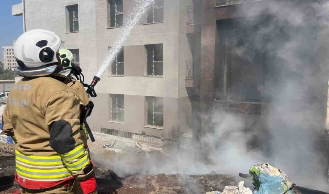 Hatay'ın Defne ilçesinde, Armutlu Mahallesi'ndeki şantiye alanında bilinmeyen bir sebeple