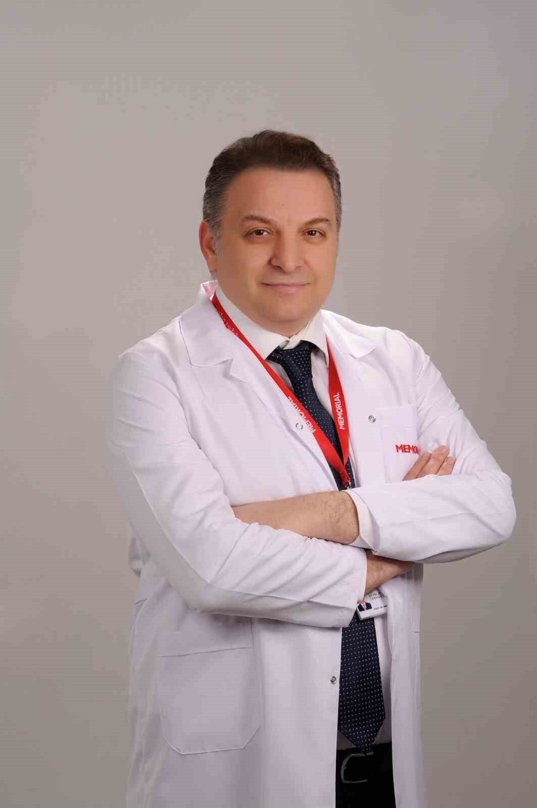 Prof. Dr. Mahmut Akyüz, tatilde suya atlamanın tehlikeleri hakkında uyarıda