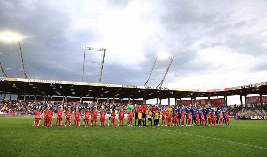 Beşiktaş, Avusturya'da ST Pölten ile yaptığı hazırlık maçını 2-0 kazanarak