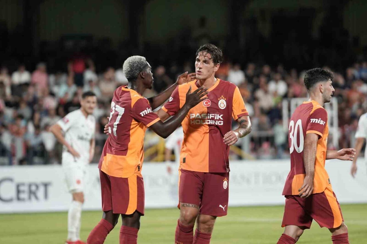 Galatasaray, hazırlık maçında Ümraniyespor'u 5-2'lik skorla yenerek yeni sezon çalışmalarına