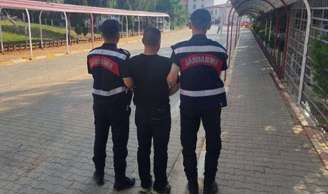 Gaziantep'te 15 yıl hapis cezası bulunan M.P., jandarma tarafından Oğuzeli'nde