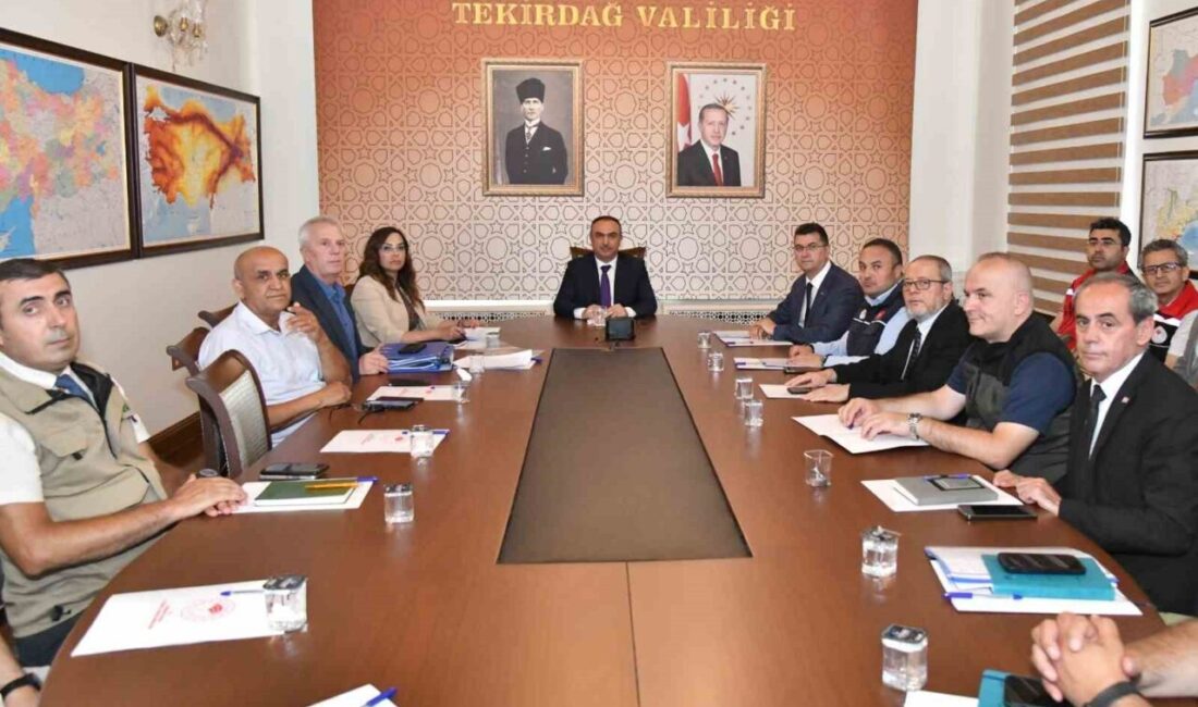 Tekirdağ'da vali Recep Soytürk başkanlığındaki toplantıda su sıkıntısına karşı alınacak