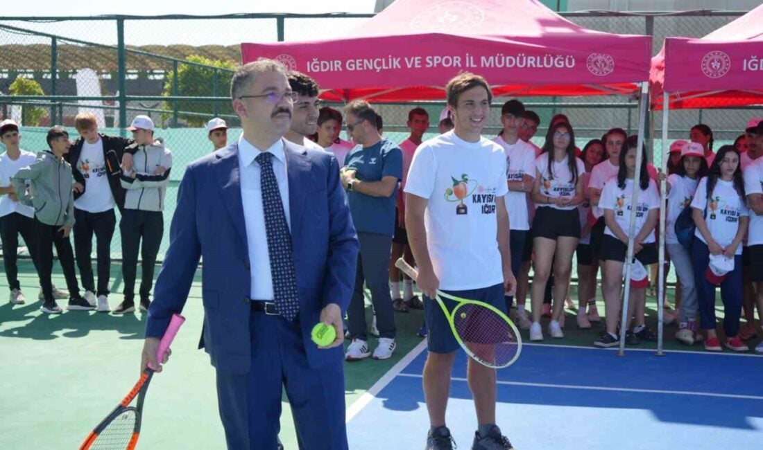 Iğdır'da Alagöz Holding sponsorluğunda düzenlenen 5. Kayısı Cup Tenis Turnuvası,