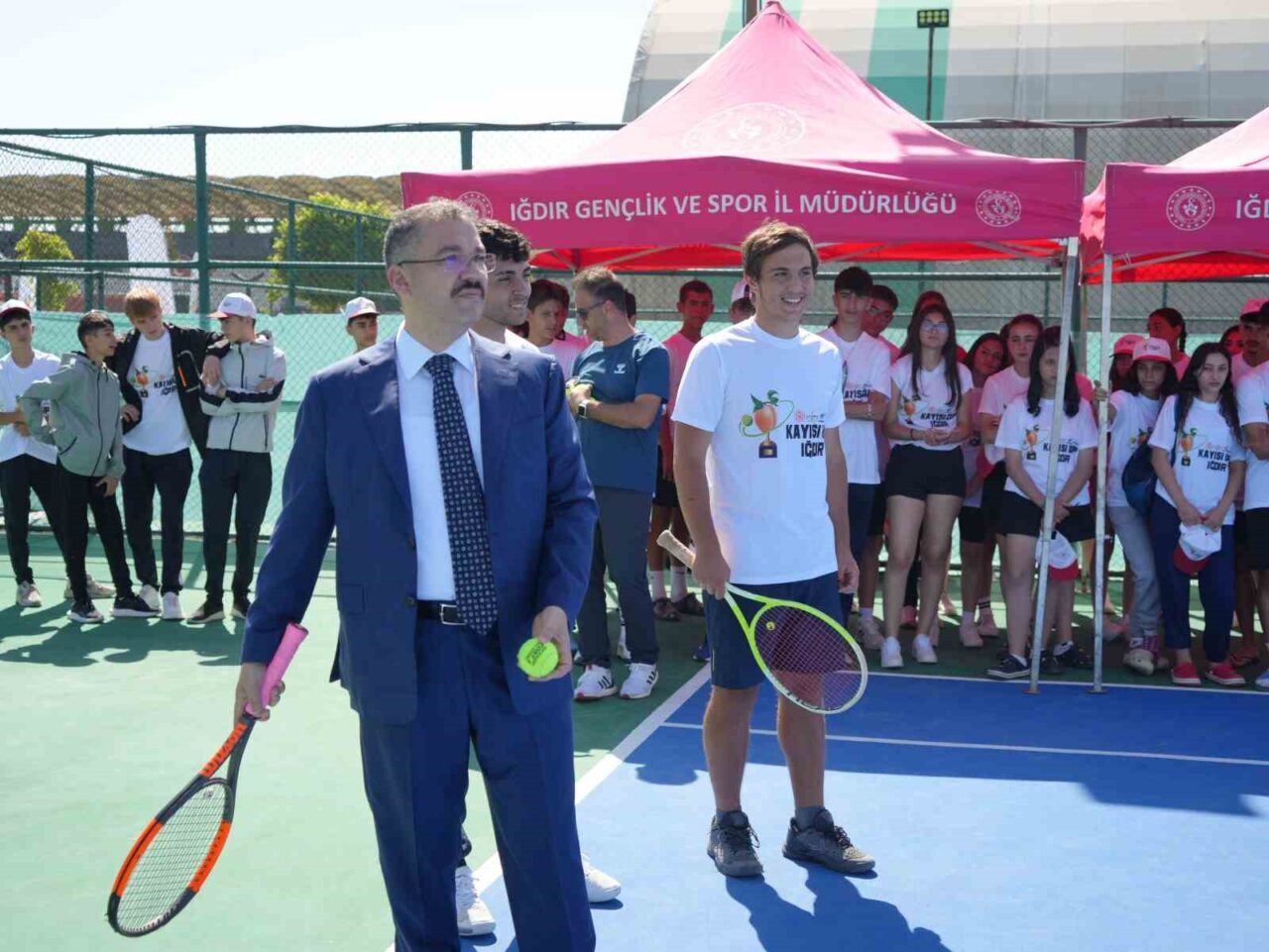 Iğdır'da Alagöz Holding sponsorluğunda düzenlenen 5. Kayısı Cup Tenis Turnuvası,