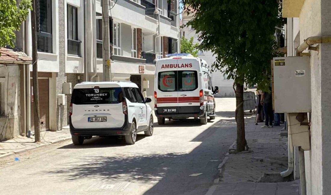 Eskişehir'de Ergül Apartmanı'nın ikinci katından düşen 1,5 yaşındaki çocuk hastaneye