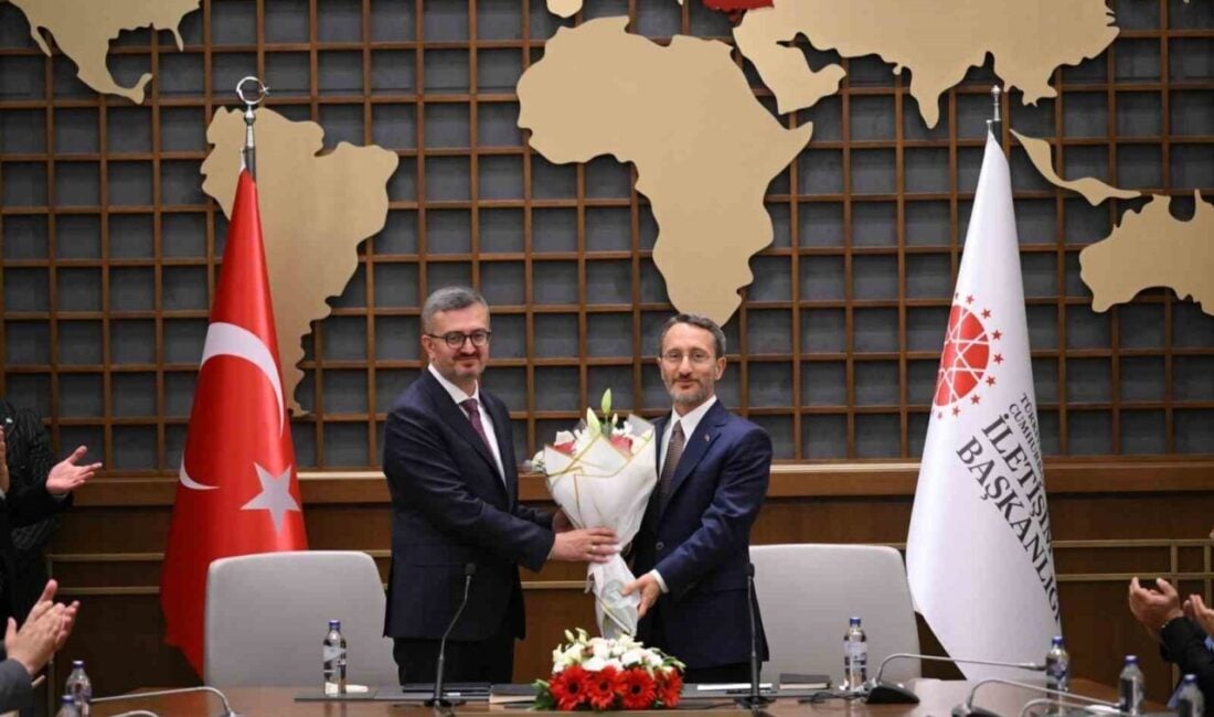 Cumhurbaşkanı Erdoğan'ın kararıyla, İletişim Başkanlığı Fahrettin Altun'dan Burhanettin Duran'a geçti.