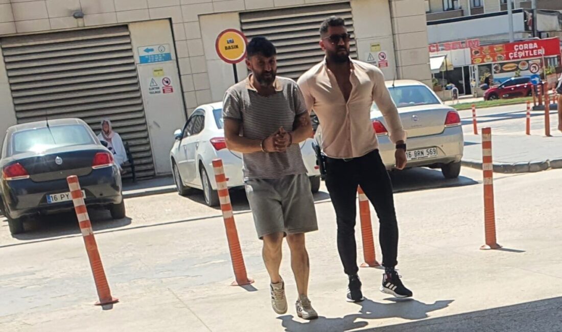 Bursa'nın İnegöl ilçesinde, Narkotik Büro Amirliği ekipleri, Mahmudiye mahallesindeki bir